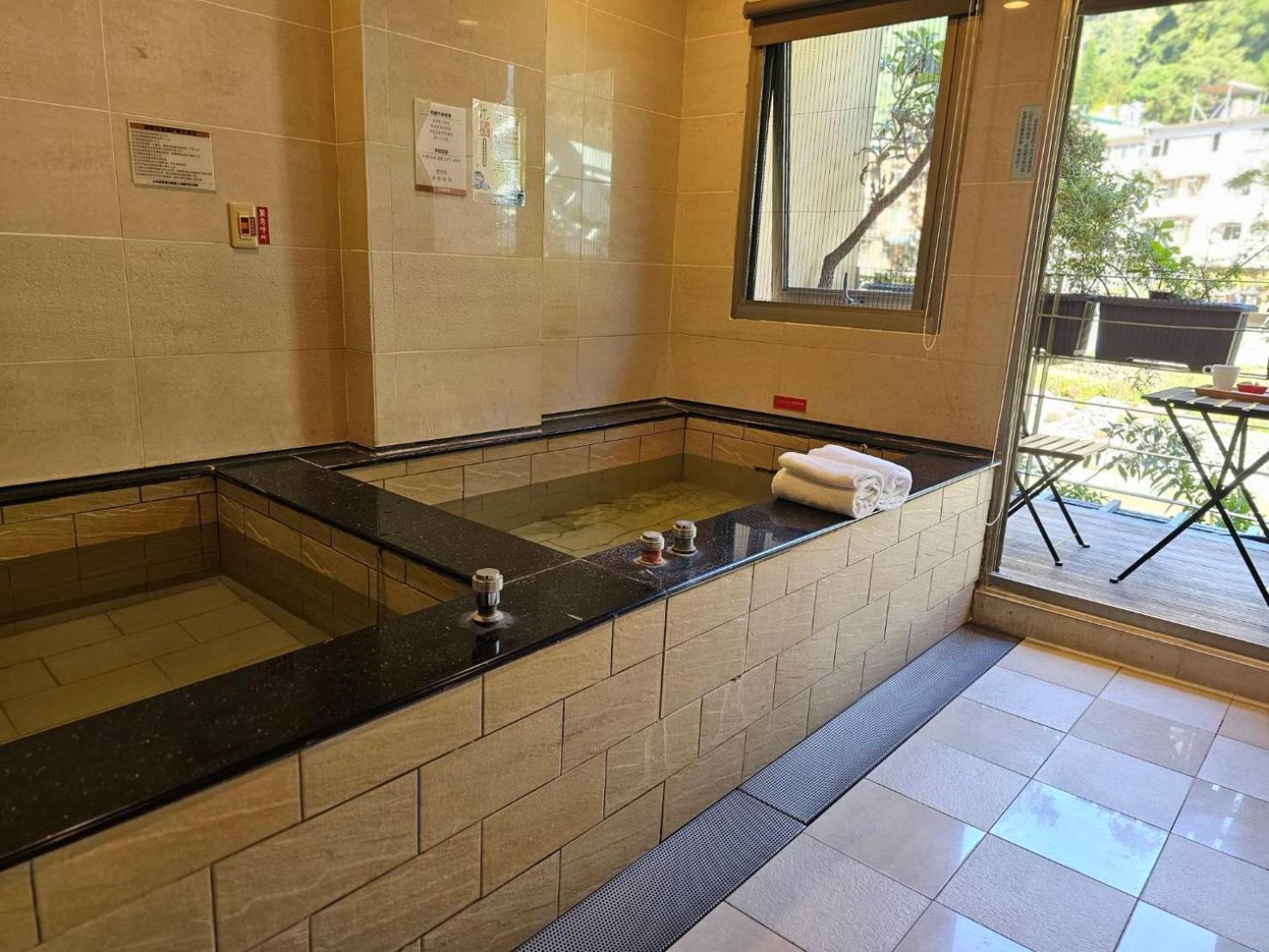Wulai Shui An Hot Springs Hotel ภายนอก รูปภาพ